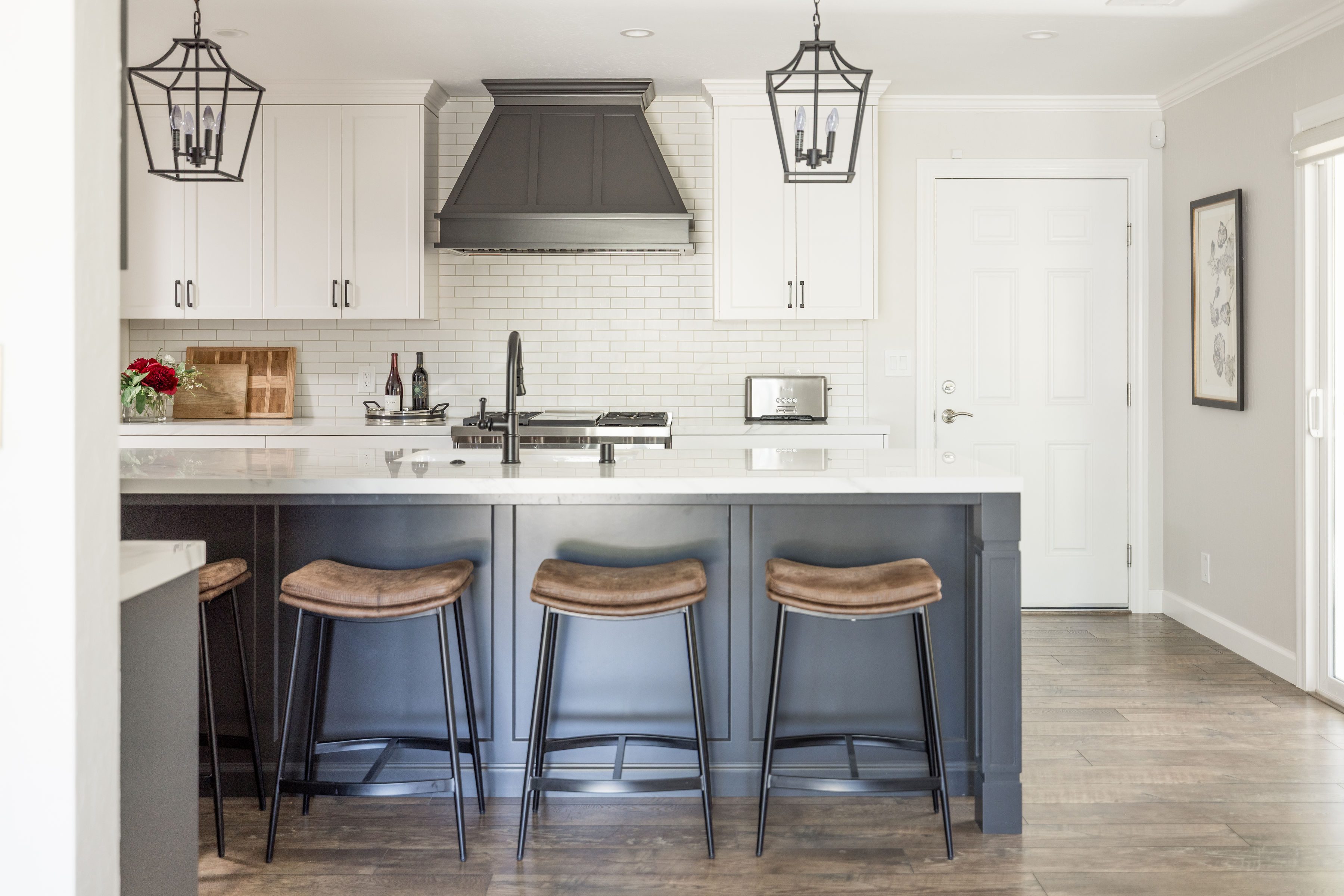 Hosting Season Kitchen Flow - Circulation Island Next Stage Design